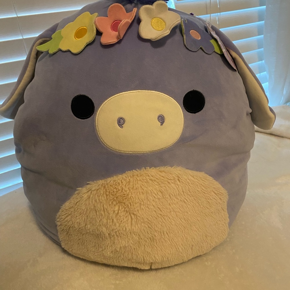 Squishmallows Milanda in Purple and Cream